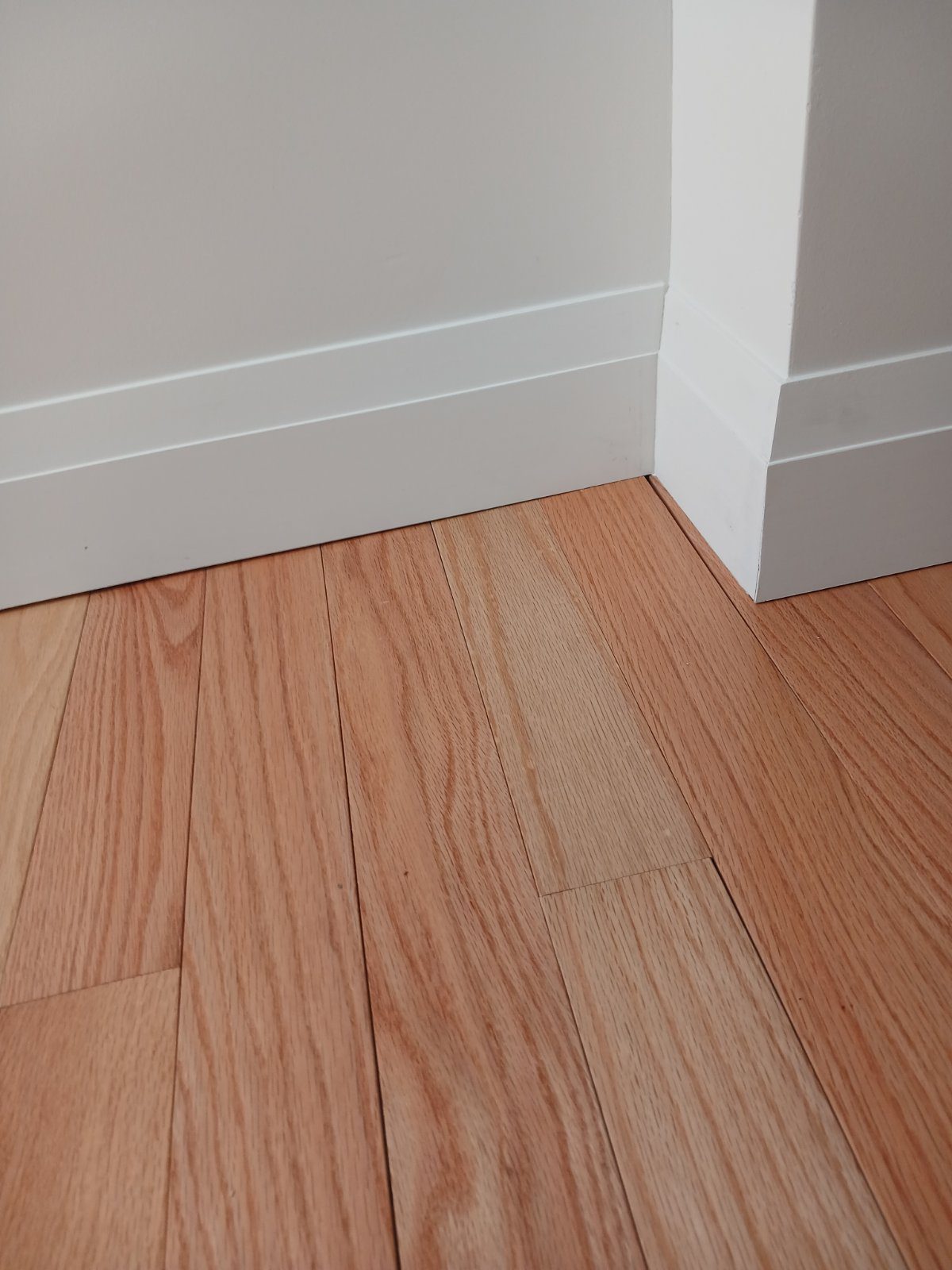 montaj na beli mdf pervazi sled remont na apartament