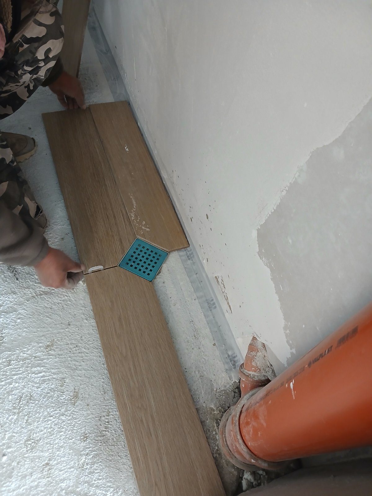 montaj na sifon chast ot remont na banq i osnoven remont na apartament v plovdiv2