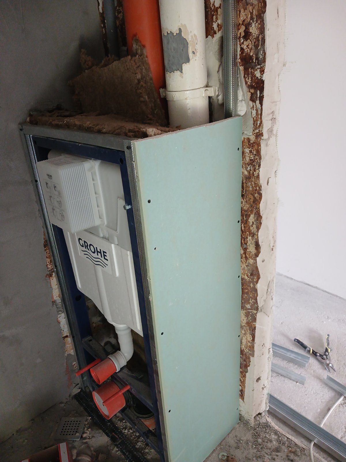 struktura vgradena naprava na kufar ot gipsokarton plovdiv osnoven remont banq